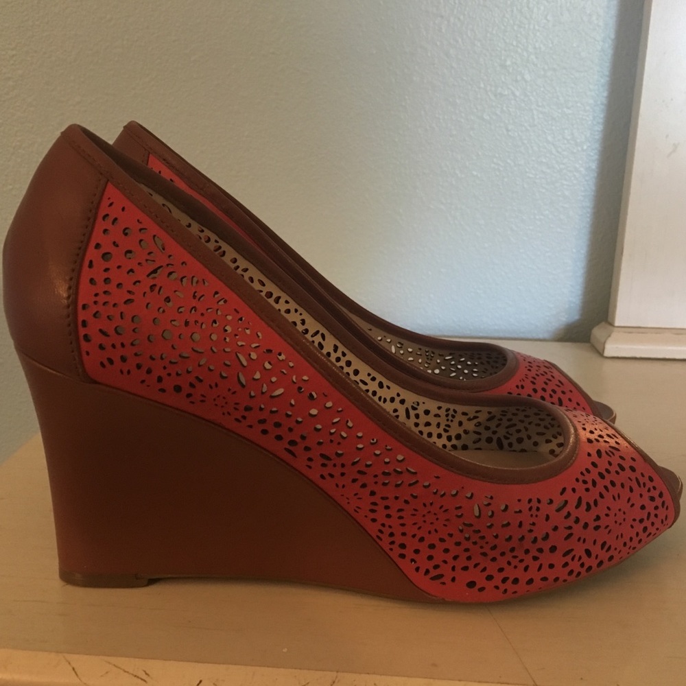 ROCKPORT coral and tan “SEVEN to 7” wedges Size 10